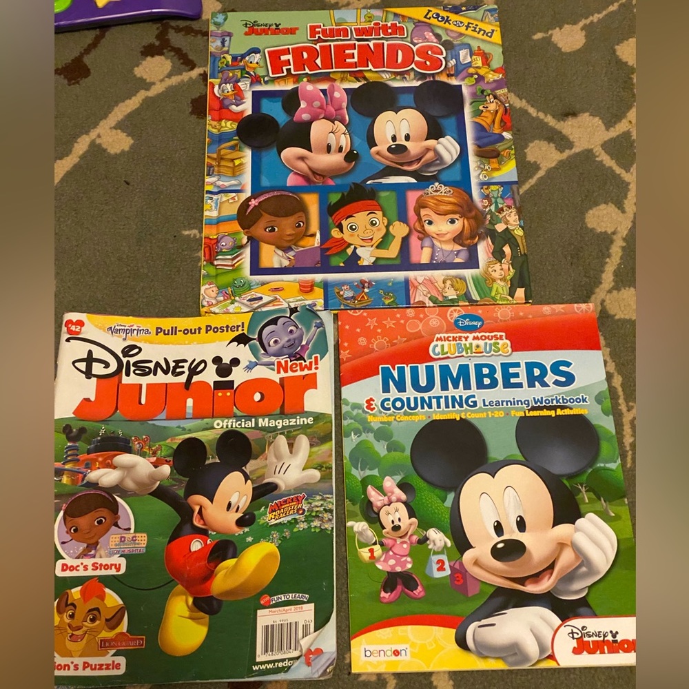 Disney Junior look and find and learning book bundle 📚